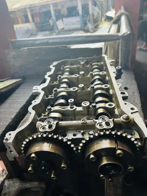 Venza,Rav4,Camry Camshaft or Kinshaft 4plug Engine