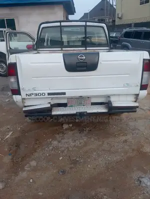 Nissan NP300 2000i Single Cab PS 2010 White