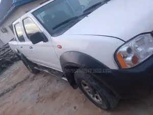 Nissan NP300 2000i Single Cab PS 2010 White