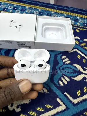 Open Box Airpods 4