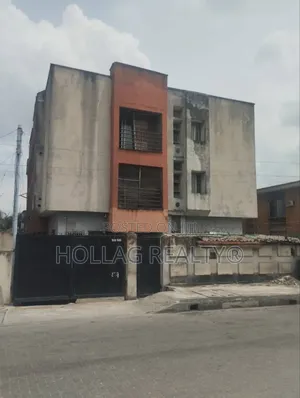 3bdrm Block of Flats in Adelabu for sale