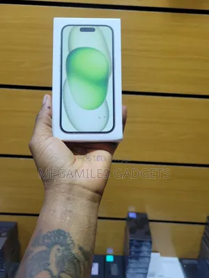 New Apple iPhone 15 256 GB Green