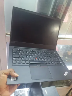 Laptop Lenovo ThinkPad E14 Gen 5 8GB Intel Core i5 SSD 256GB
