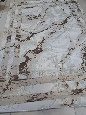 5×7fts Cream and Beige Turkey Center Rug