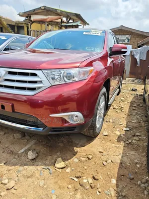 Toyota Highlander SE 2011