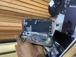 Phone Screen And Battery Replacement