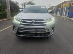 Toyota Highlander XLE 2019 Silver