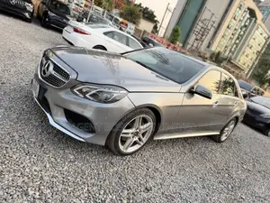 Mercedes-Benz E350 Base 4Matic Sedan AWD (3.5L 6cyl 7A) 2013 Gray