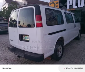 Chevrolet 3500 2005 White