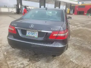 Mercedes-Benz E350 Base 4Matic Sedan AWD (3.5L 6cyl 7A) 2013 Gray