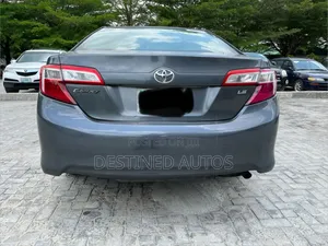 Toyota Camry LE 4dr Sedan (2.5L 4cyl 6A) 2012 Gray