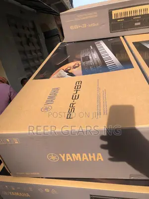 New Yamaha E483 Keyboard