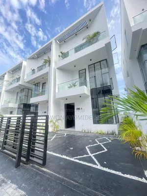 4bdrm Duplex in Chevron for sale