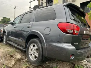 Toyota Sequoia Limited 4dr SUV (5.7L 8cyl 6A) 2010 Black