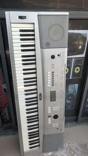 Yamaha Dgx220 Digital Keyboard/Piano