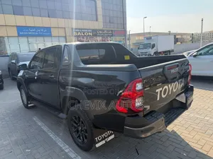 Toyota Hilux 2025 Black