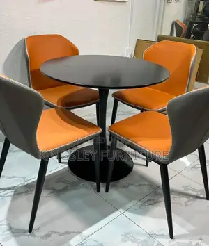 Round Dining Table With 4 Chairs