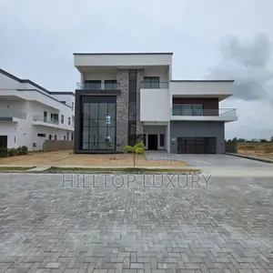 5bdrm Duplex in Chevron for sale