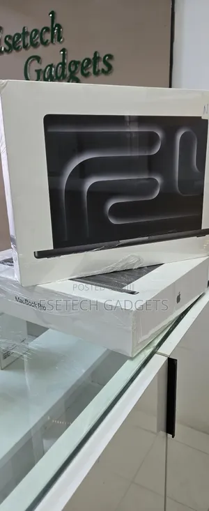 New Laptop Apple MacBook Pro 2025 M5 16GB Apple M5 SSD 512GB