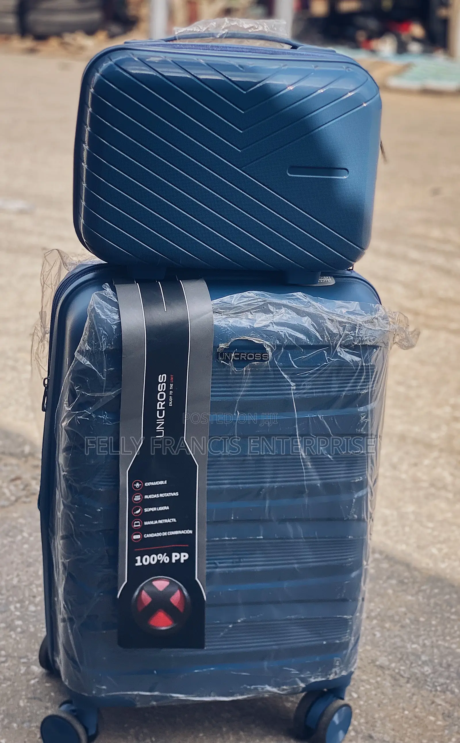 Small Size Rubber Box With a Kit