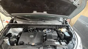 Toyota Highlander SE 4x4 V6 (3.5L 6cyl 8A) 2018 Silver