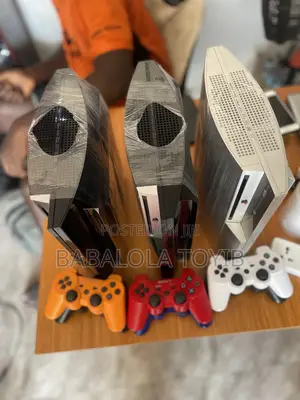 Ps3 Fat 60gb Contain 6games and 2 Controllers