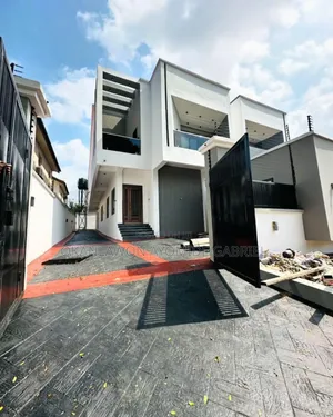 5bdrm Duplex in Bode Thomas for sale