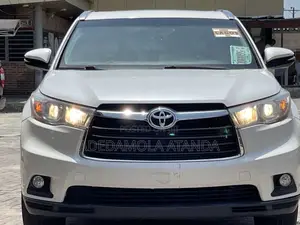 Toyota Highlander XLE V6 4x2 (3.5L 6cyl 6A) 2016 White
