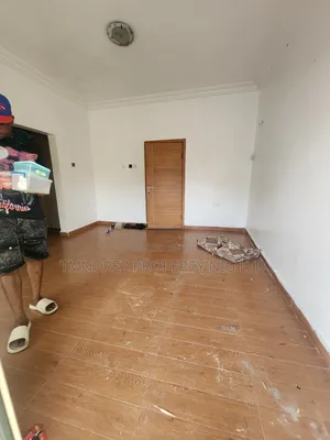 Studio Apartment in Cchevron for rent