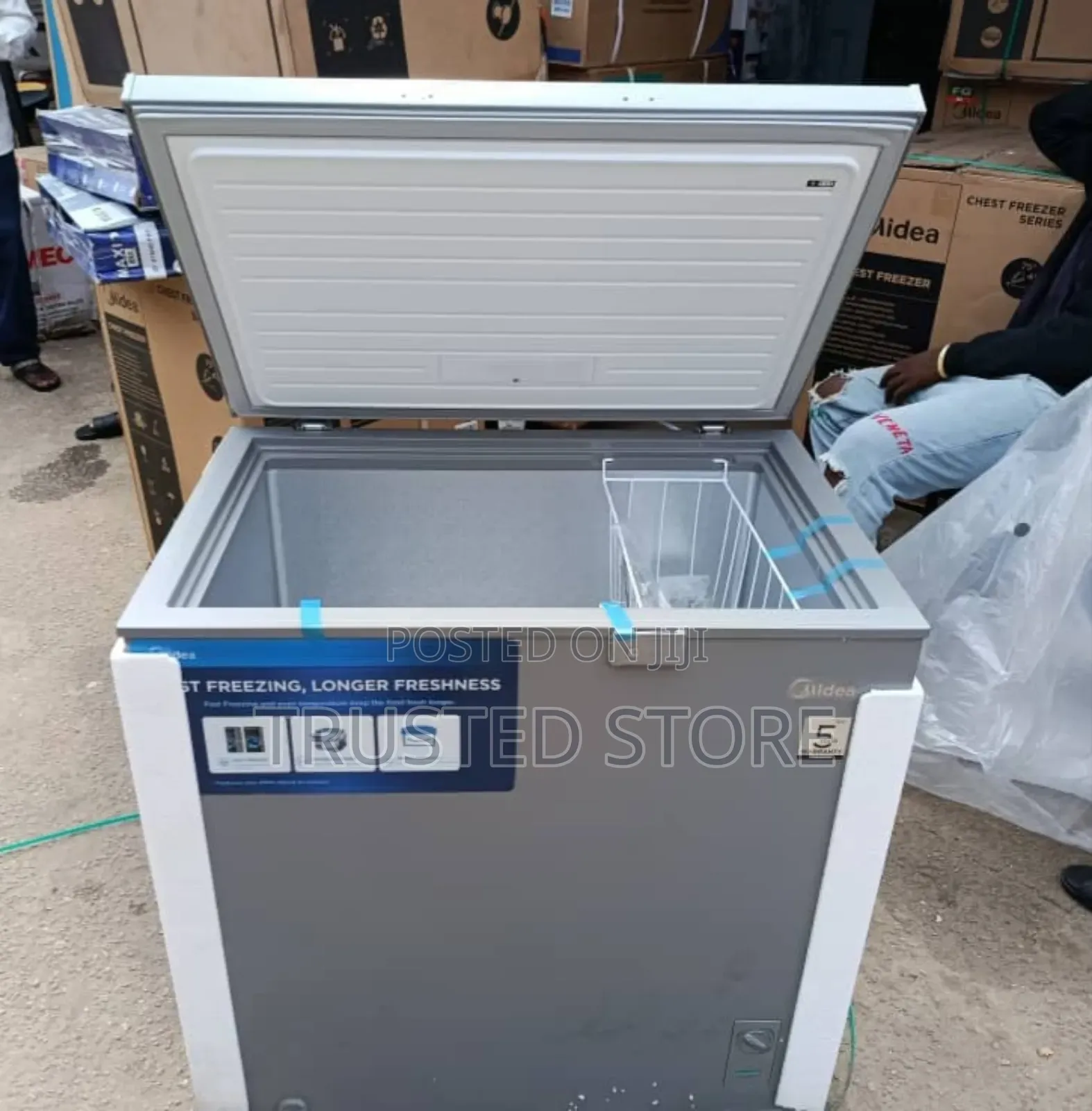 Midea Chest Freezer