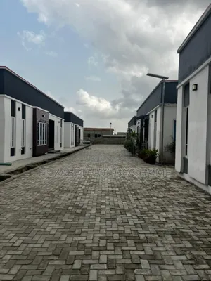 3bdrm Bungalow in Awoyaya for sale