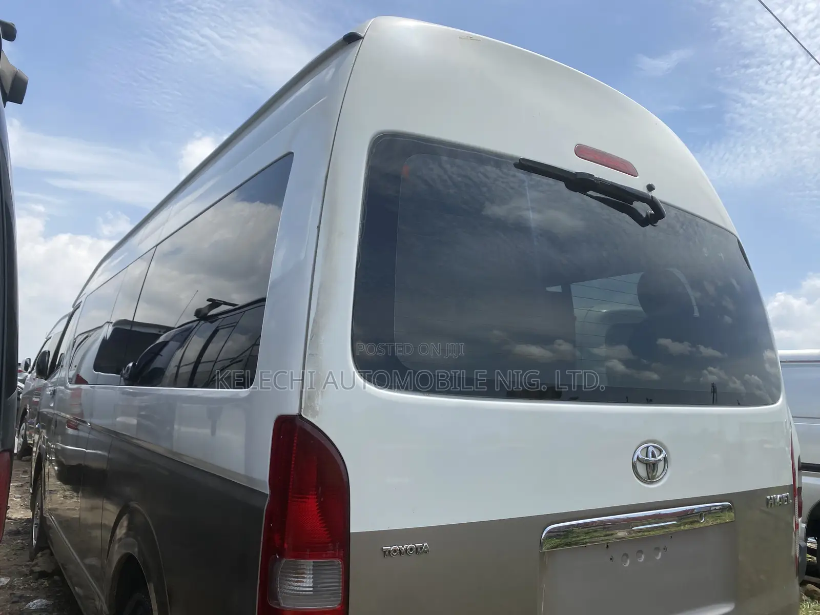 Toyota HiAce 2017 White