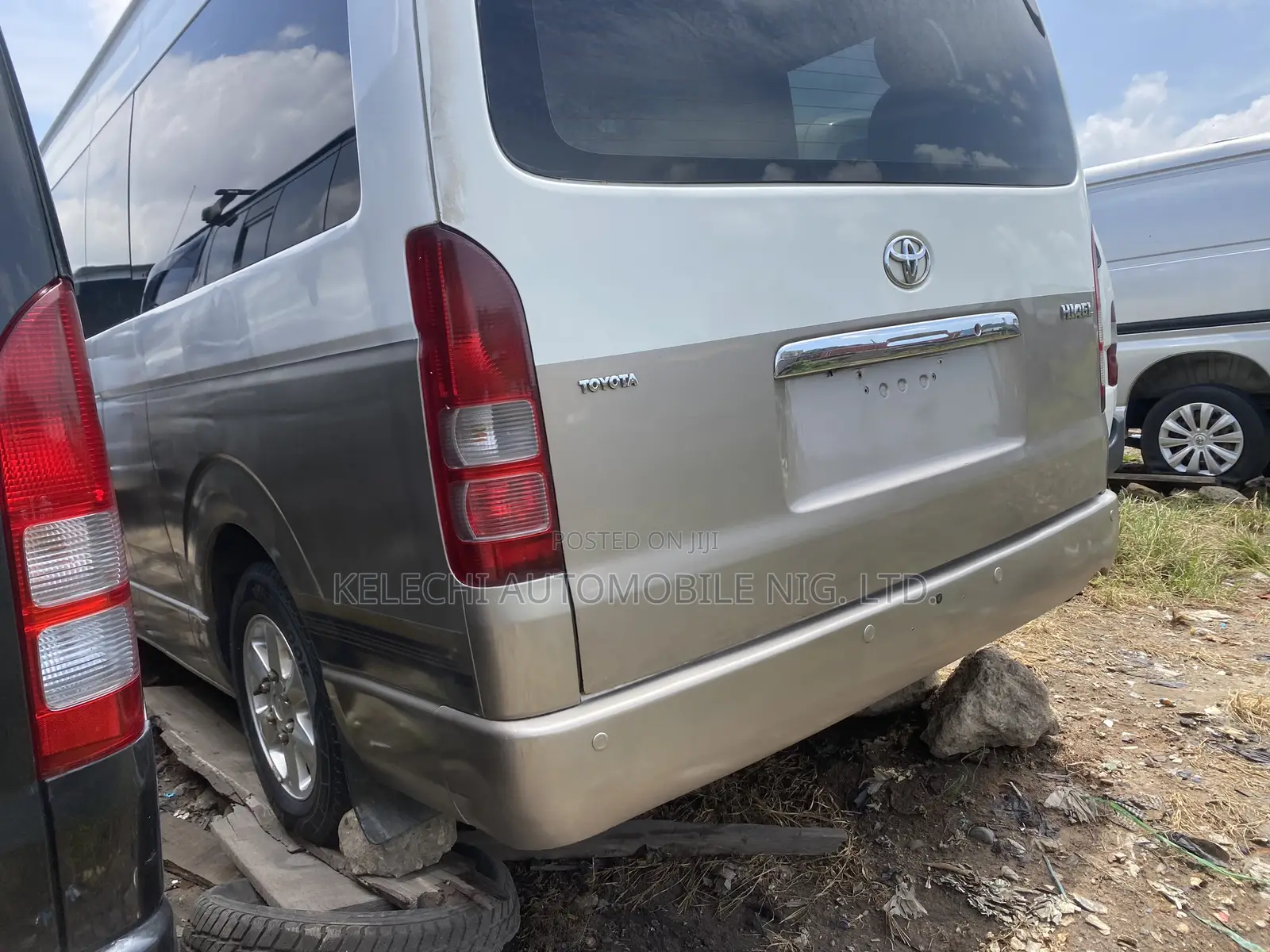 Toyota HiAce 2017 White