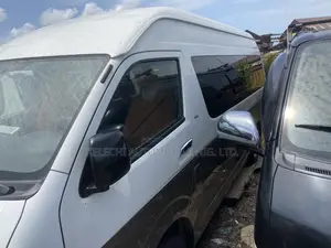 Toyota HiAce 2017 White