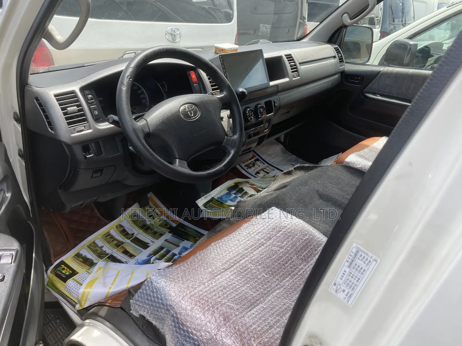 Toyota HiAce 2017 White