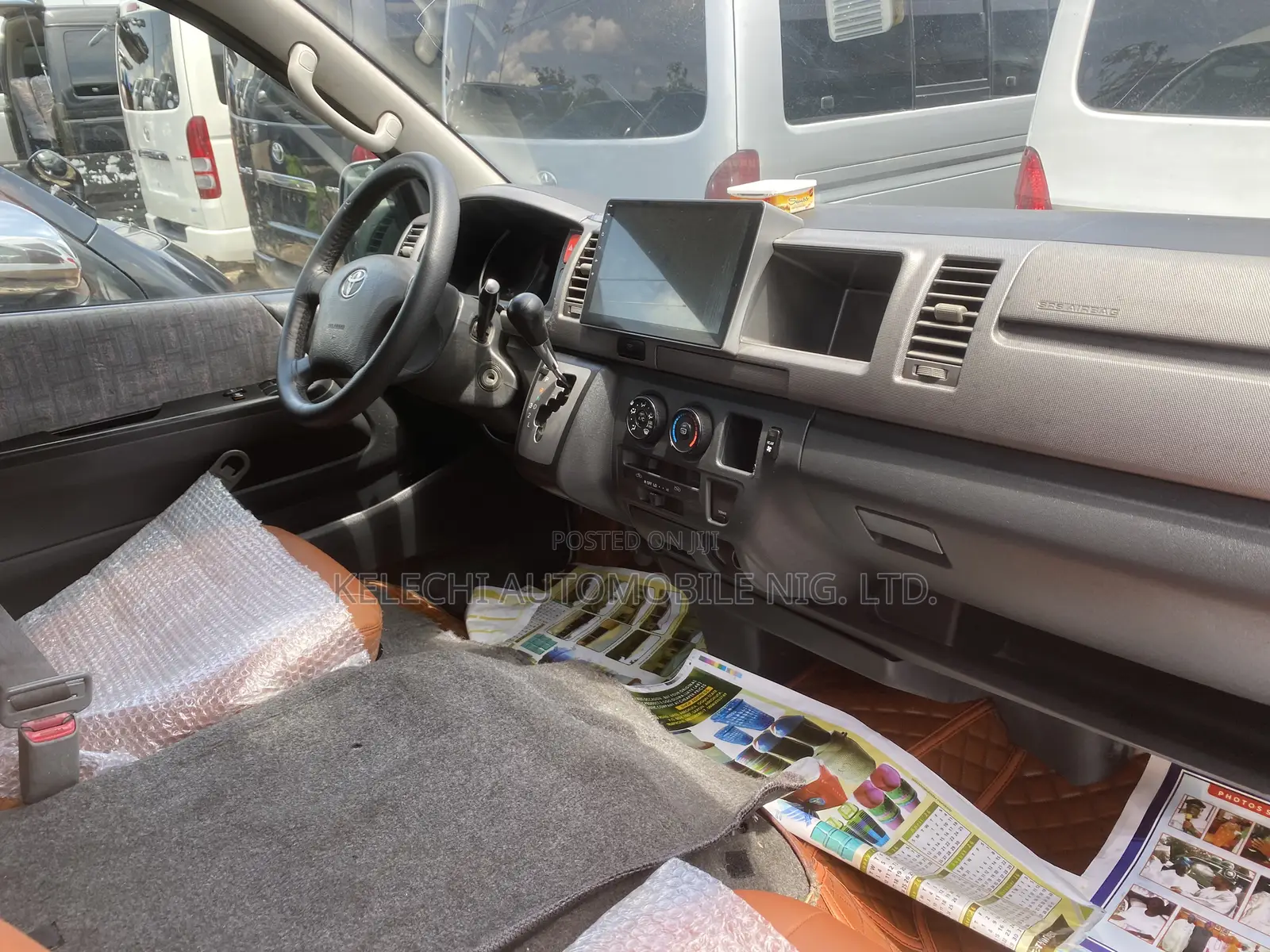 Toyota HiAce 2017 White
