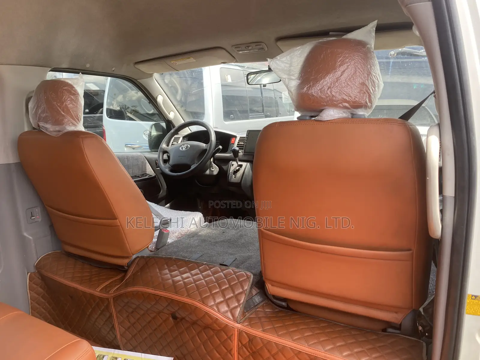 Toyota HiAce 2017 White