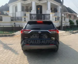 Toyota RAV4 XLE AWD 2020 Black