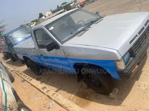 Nissan Pick-Up 2007 Gray