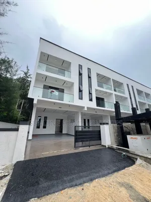4bdrm Townhouse/Terrace in Ikota for sale
