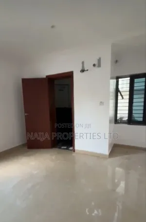 3bdrm Apartment in Lekki Phase 1 for rent