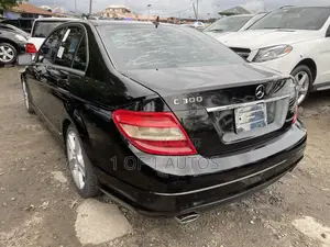 Mercedes-Benz C300 Sport 4Matic Sedan AWD (3.0L 6cyl 7A) 2011 Black