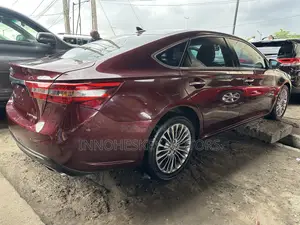 Toyota Avalon Limited FWD Sedan (3.6L 6cyl 6A) 2016 Red