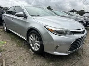 Toyota Avalon Limited 4dr Sedan (3.5L 6cyl 6A) 2015 Silver