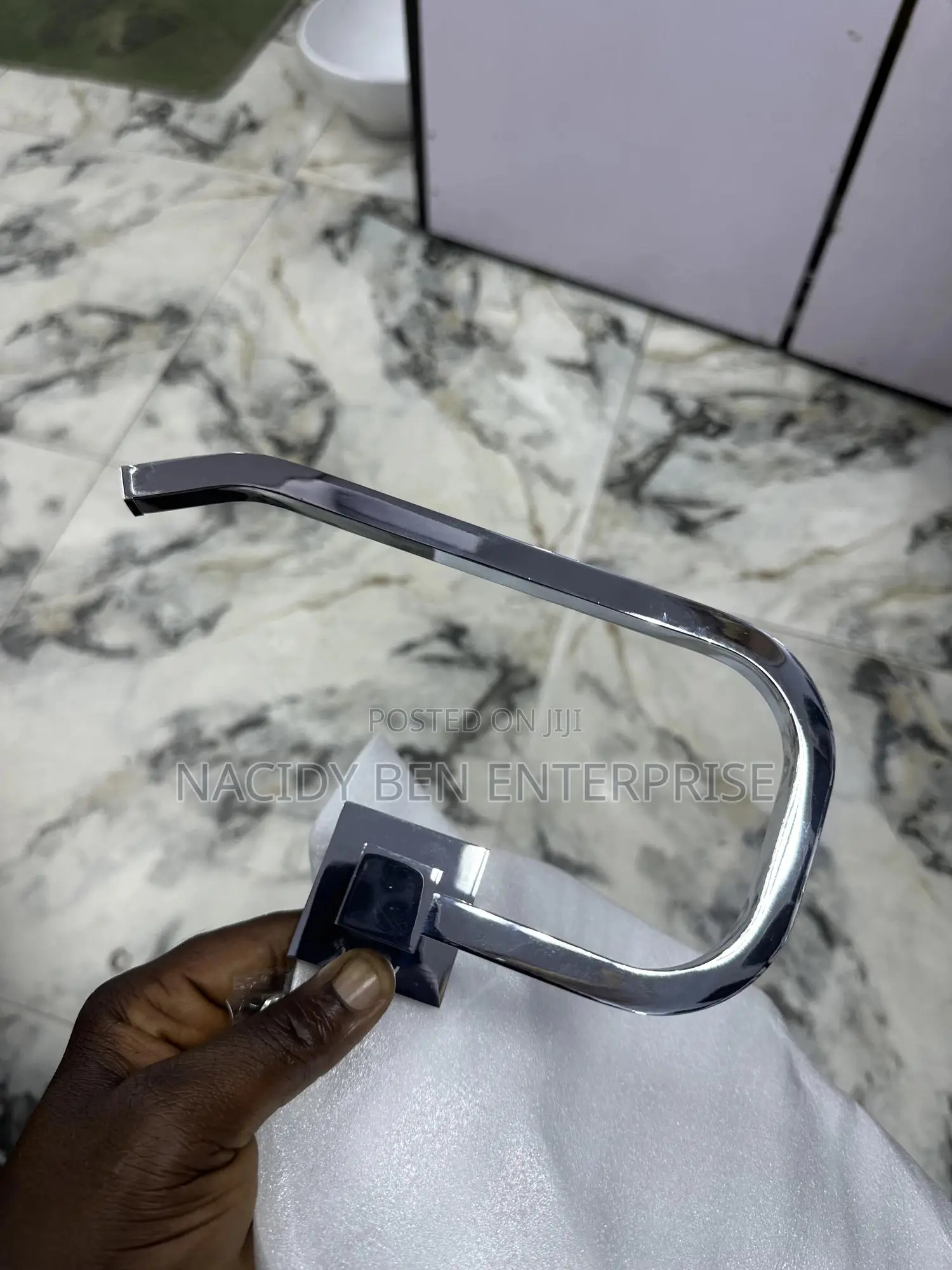 Chrome Tissue Holder