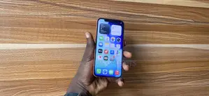 Apple iPhone 12 64 GB Red
