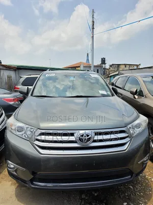 Toyota Highlander Limited 2011 Green