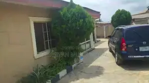 10bdrm House in Ado-Odo/Ota for sale