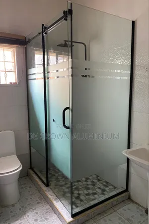 Luxury 10mm Tempered Glass Half Frosted Shower Cubicle With Black Fram