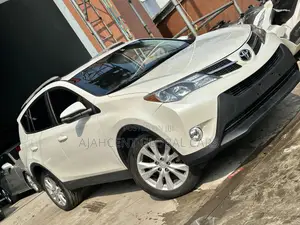 Toyota RAV4 Limited 4dr SUV AWD (2.5L 4cyl 6A) 2015 White